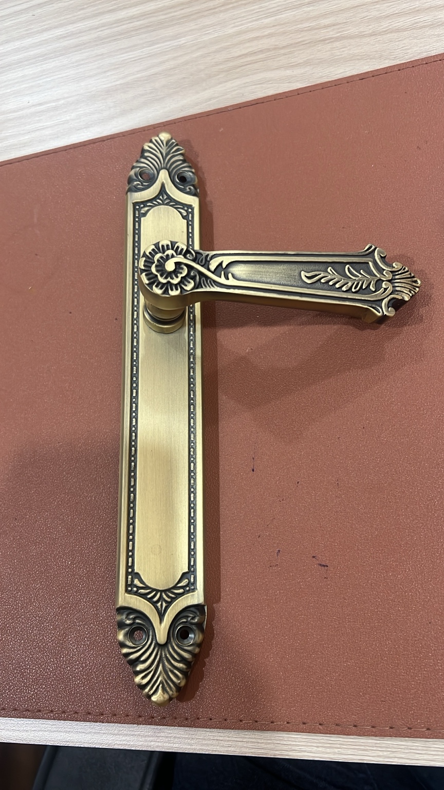 Decorative export door handle